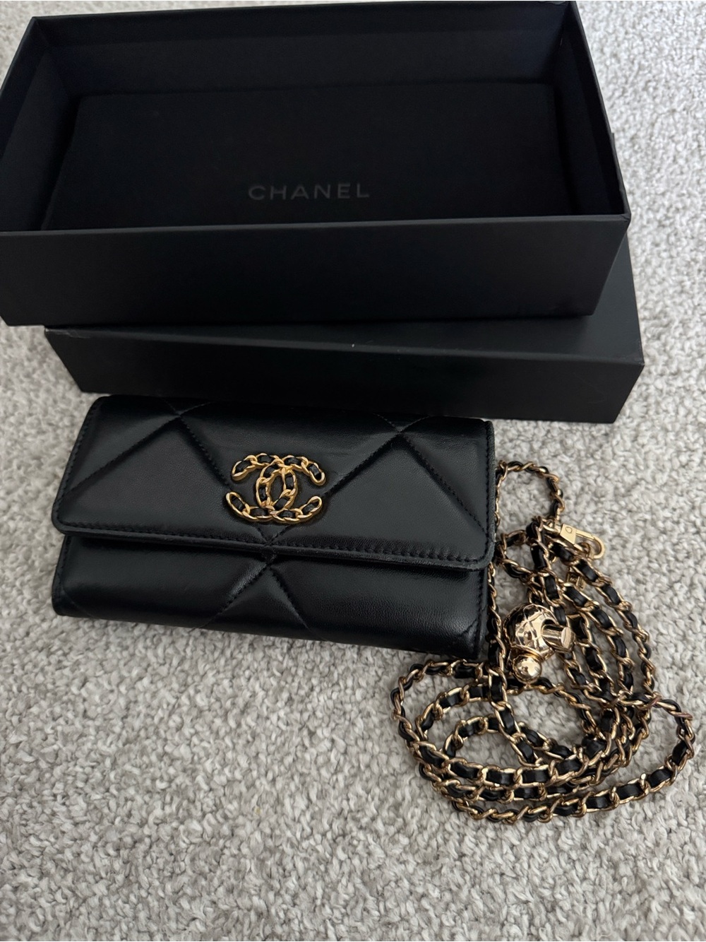 Chanel
19 Flap Wallet Quilted Lambskin